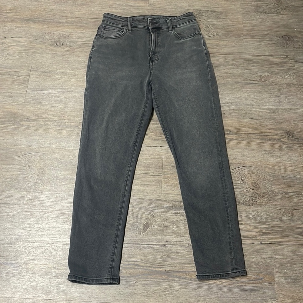 American eagle mom jean